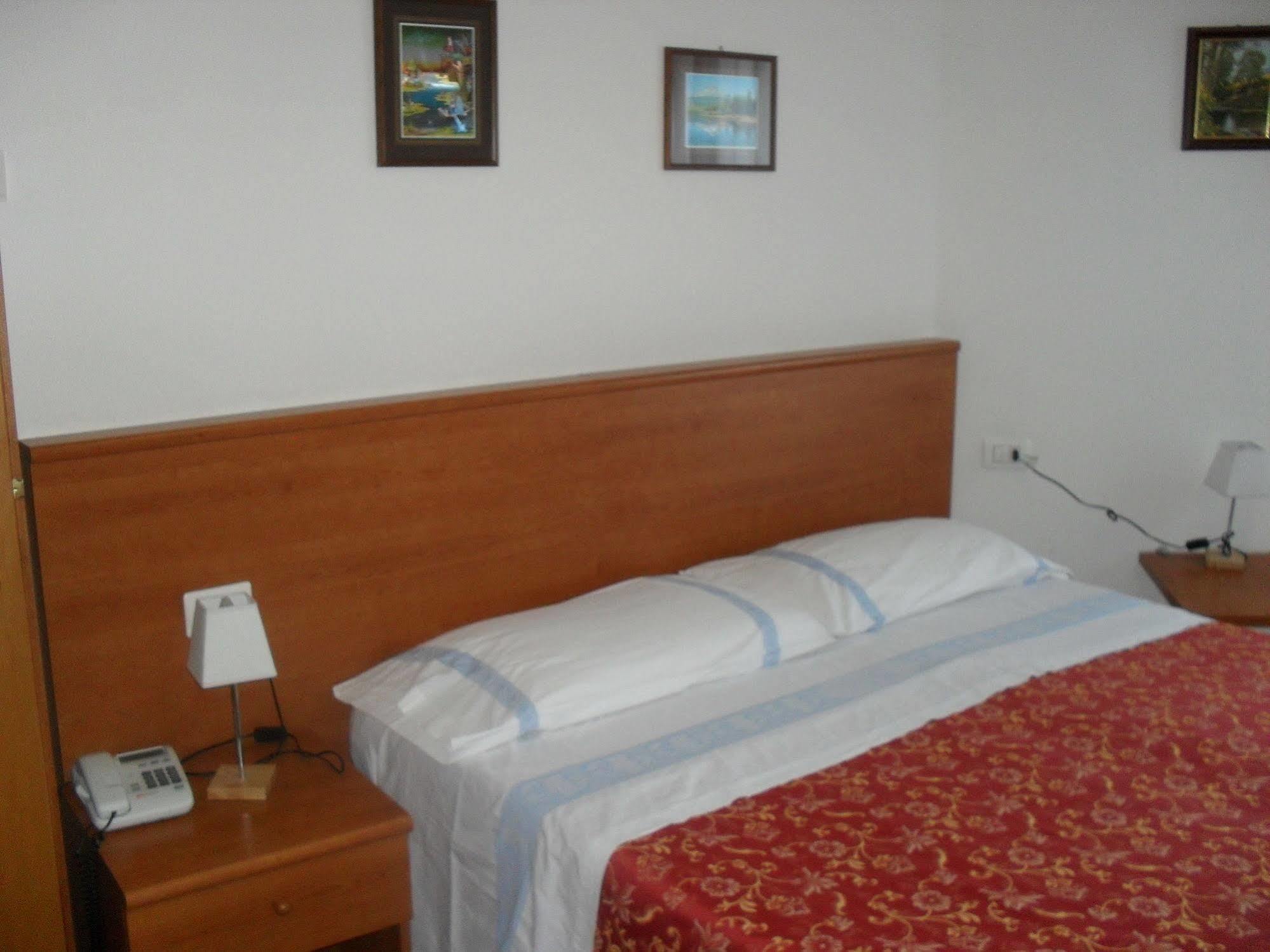 Albergo Ristorante Olimpia Abbadia San Salvator Ngoại thất bức ảnh